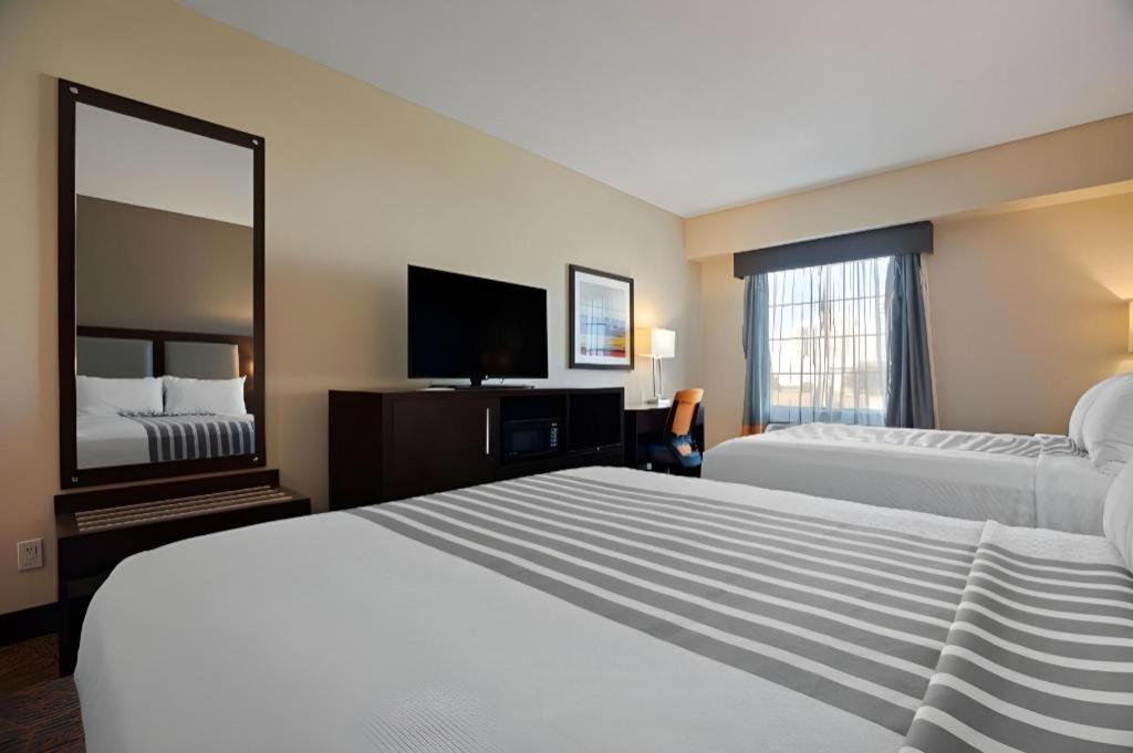 Best Western Plus Executive Inn Торонто Экстерьер фото