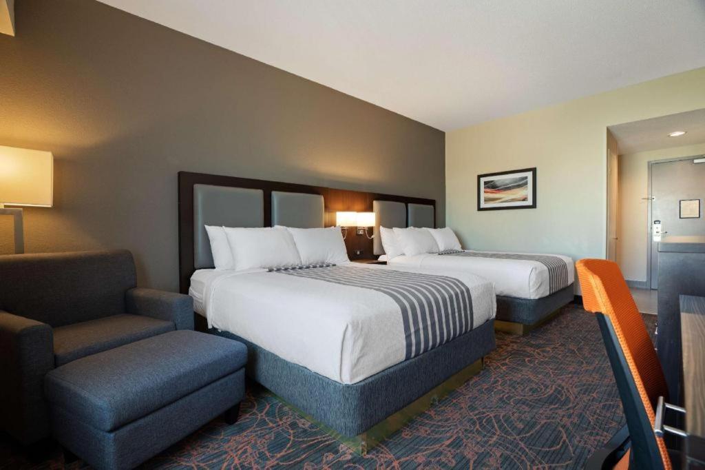Best Western Plus Executive Inn Торонто Экстерьер фото
