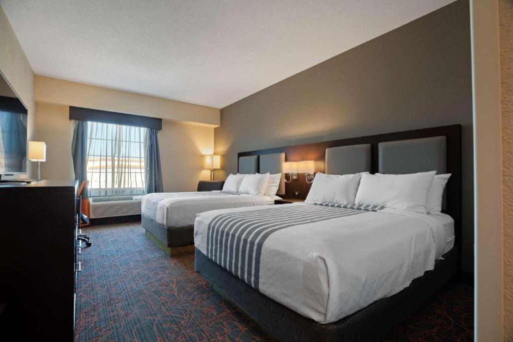 Best Western Plus Executive Inn Торонто Экстерьер фото