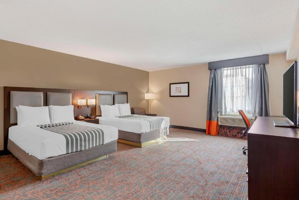 Best Western Plus Executive Inn Торонто Экстерьер фото