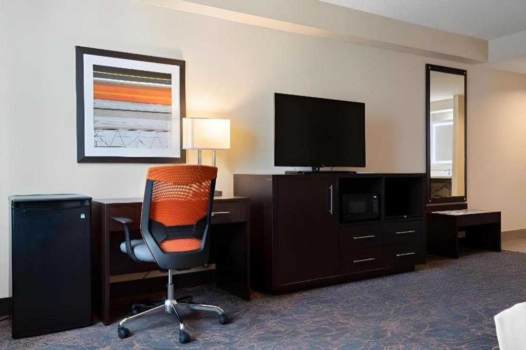 Best Western Plus Executive Inn Торонто Экстерьер фото