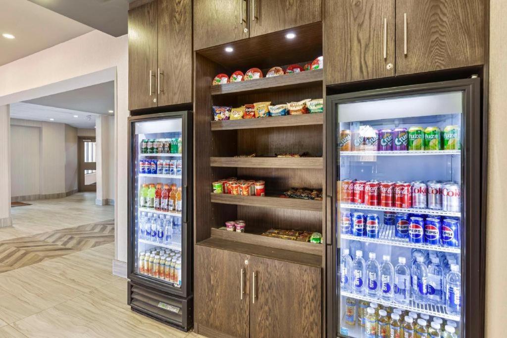 Best Western Plus Executive Inn Торонто Экстерьер фото